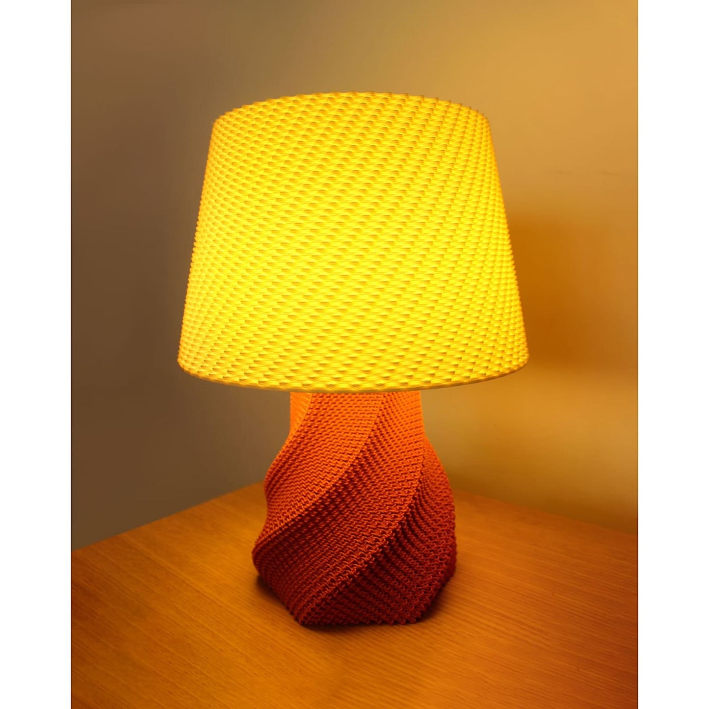 Cuved Table Lamp