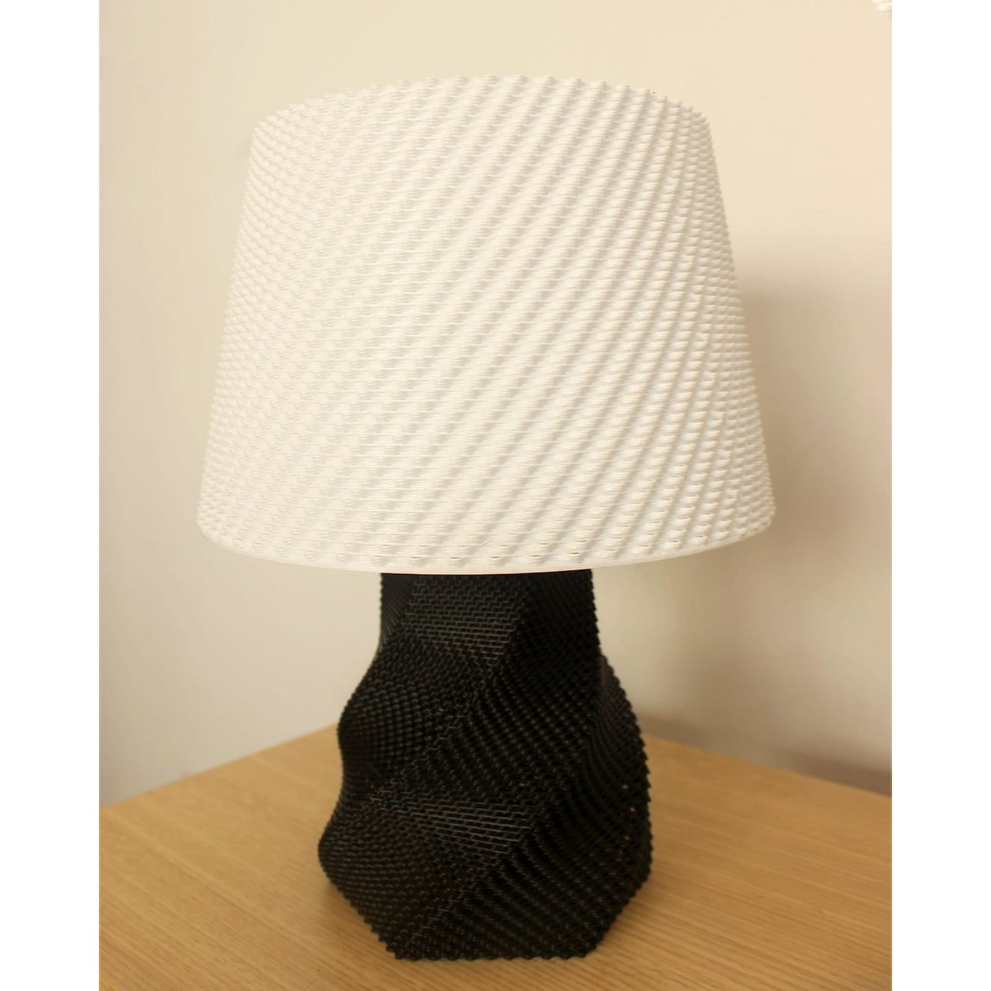 Cuved Table Lamp