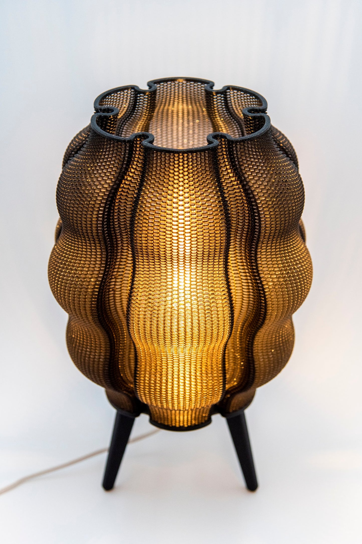 Lattice Table Lamp (Black Edition)